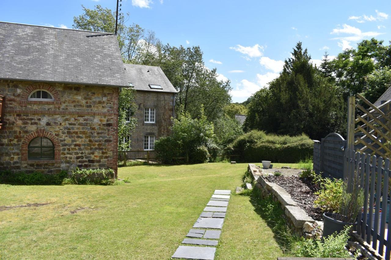Gites In Le Neufbourg -Mortain Exterior foto